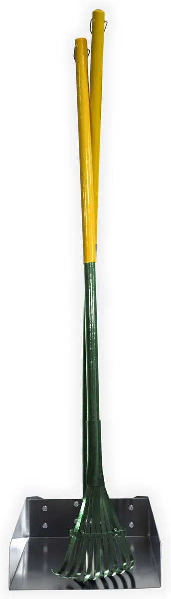 Four Paws Outdoor Rake, Spade & Pan Set