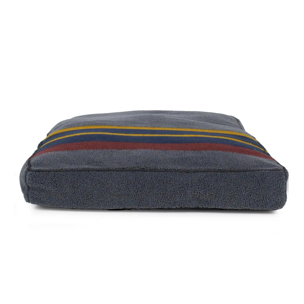 Pendleton Napper Dog Bed Vintage Camp Lake
